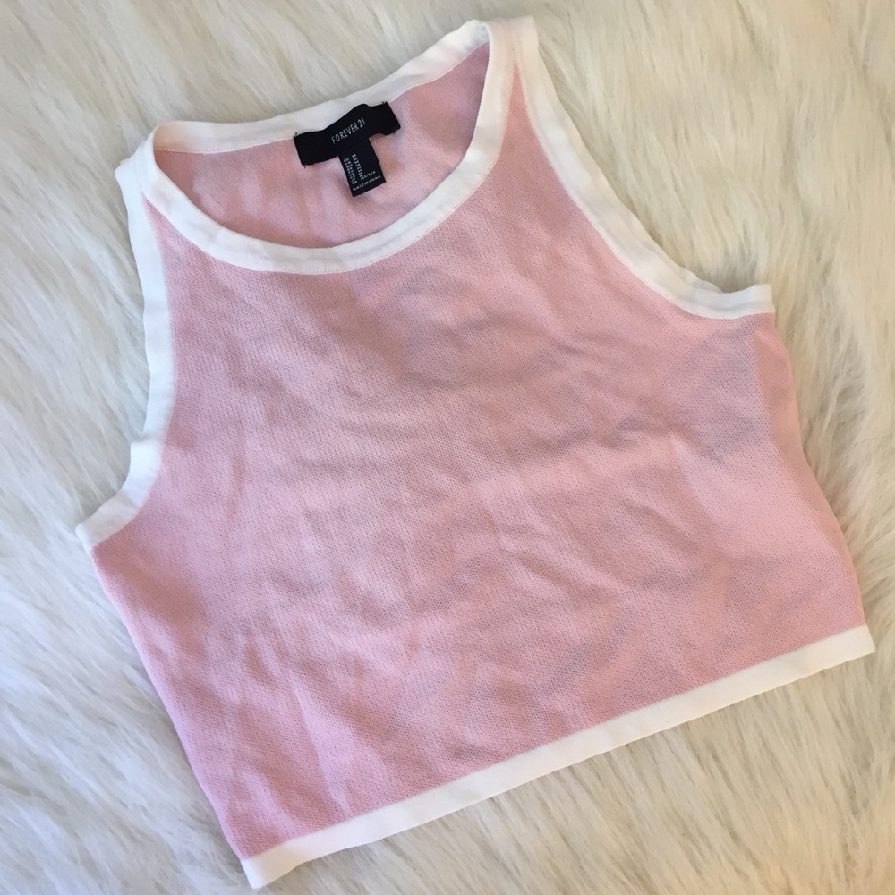 { 💋 NWOT - sleeveless crop top }
